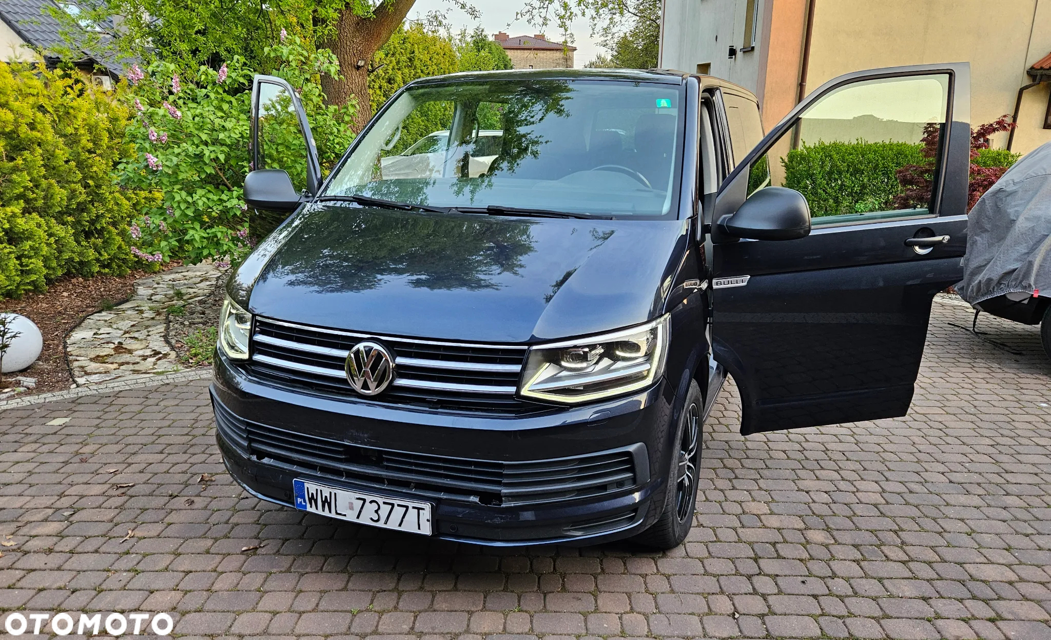 Volkswagen Multivan - 13