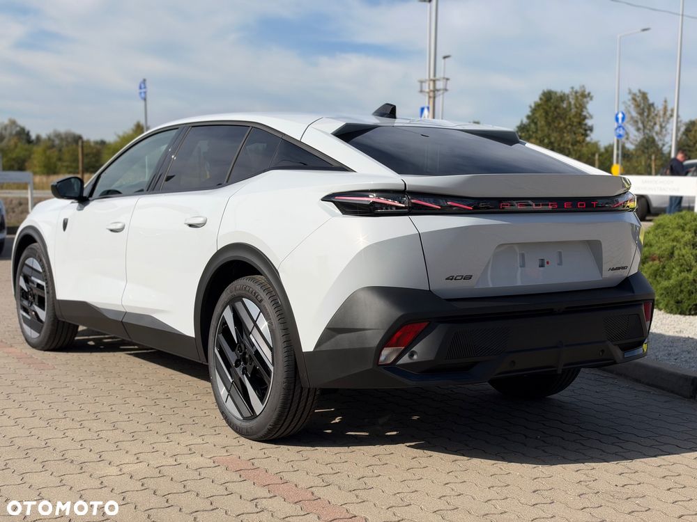 Peugeot 408 - 8