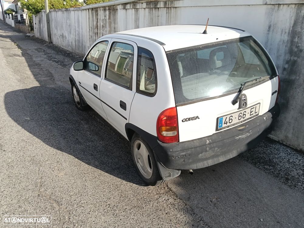 Opel Corsa 1.2 GLS - 2
