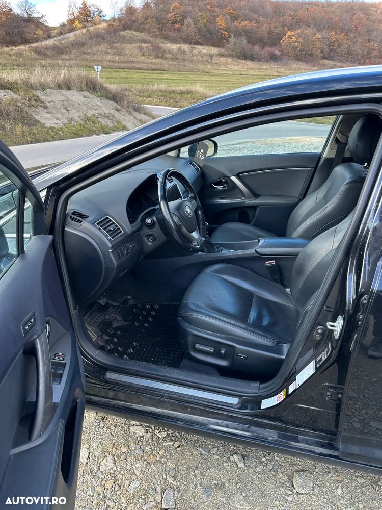 Toyota Avensis 2.2 D-CAT Luxury (consola nichel) - 11