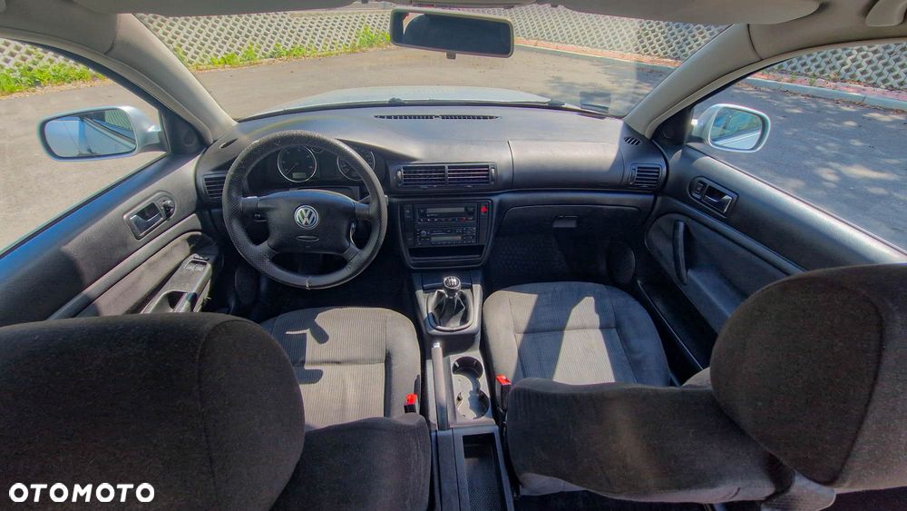 Volkswagen Passat 1.9 TDI Comfortline - 13