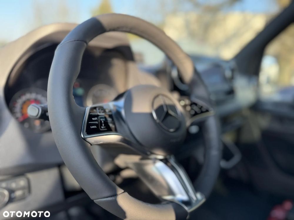 Mercedes-Benz Sprinter - 15