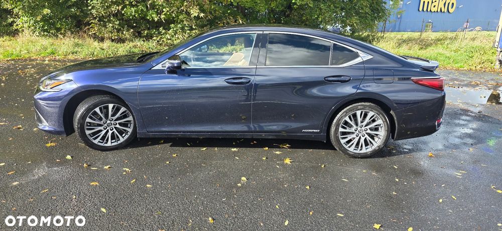 Lexus ES 300h Prestige - 9