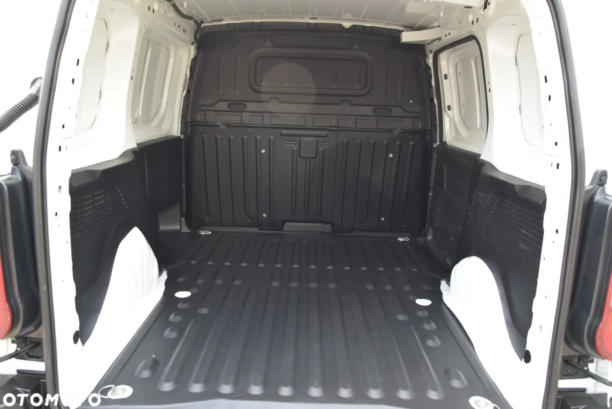Citroën BERLINGO - 10