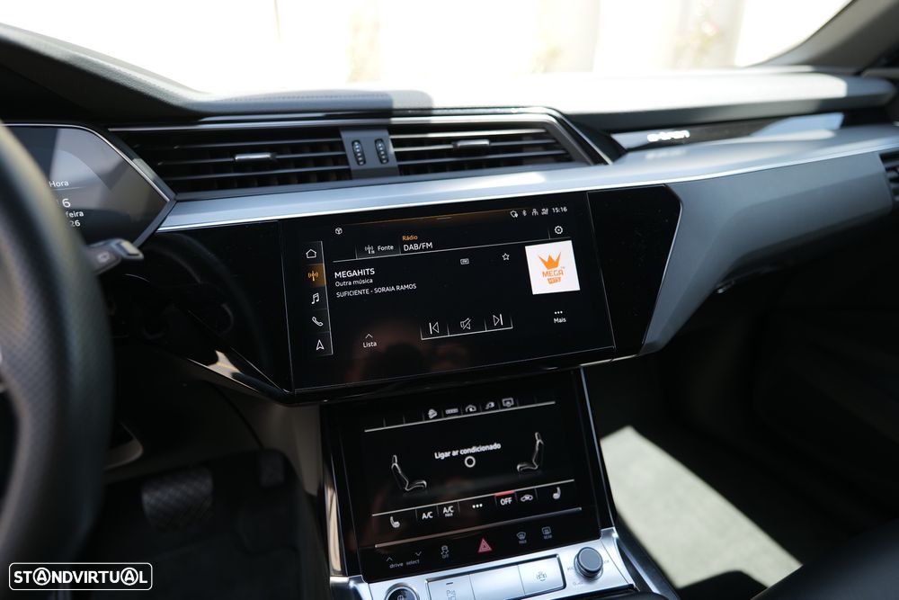 Audi e-tron 55 quattro S line - 13