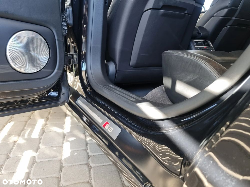 Audi S8 5.2 FSI Quattro - 30