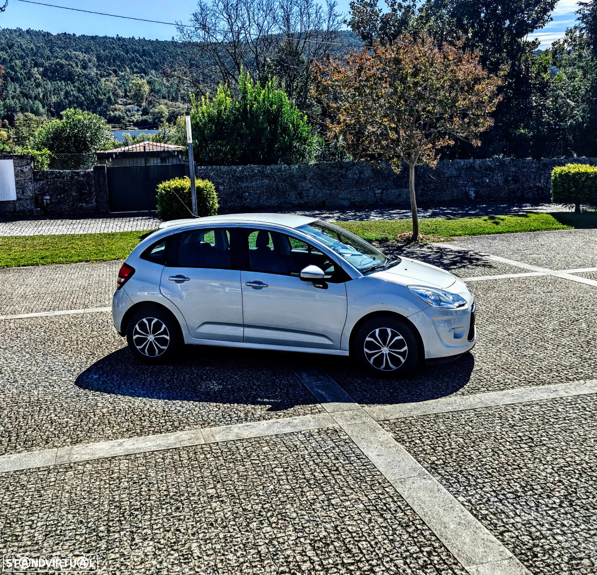 Citroën C3 1.2 PureTech Shine - 24