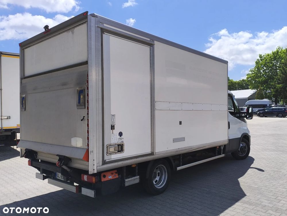 Iveco Daily 3,0 kontener z windą - 5