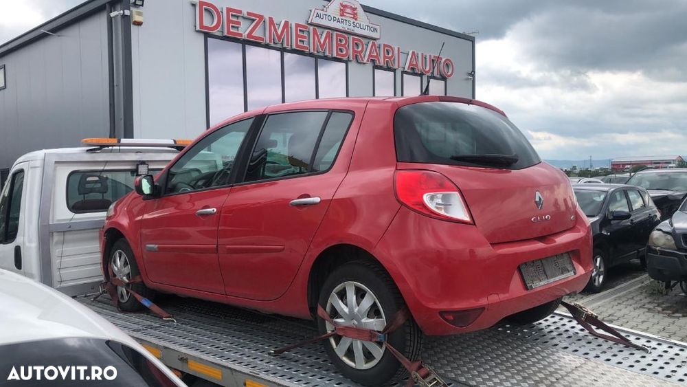 Dezmembram Renault Clio 3, 1.5 DCI an fabr 2011 - 2