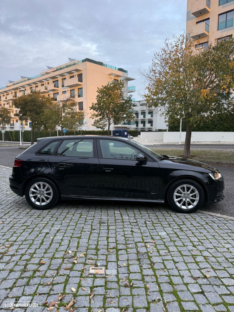 Audi A3 Sportback 1.6 TDI Attraction Ultra - 1