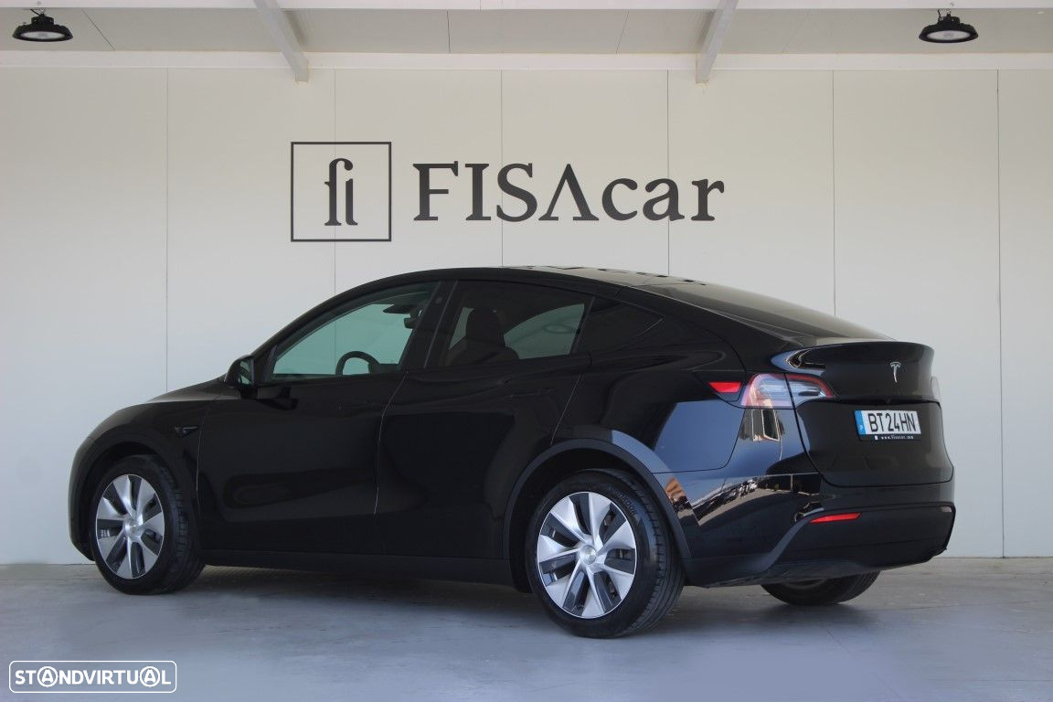 Tesla Model Y - 4