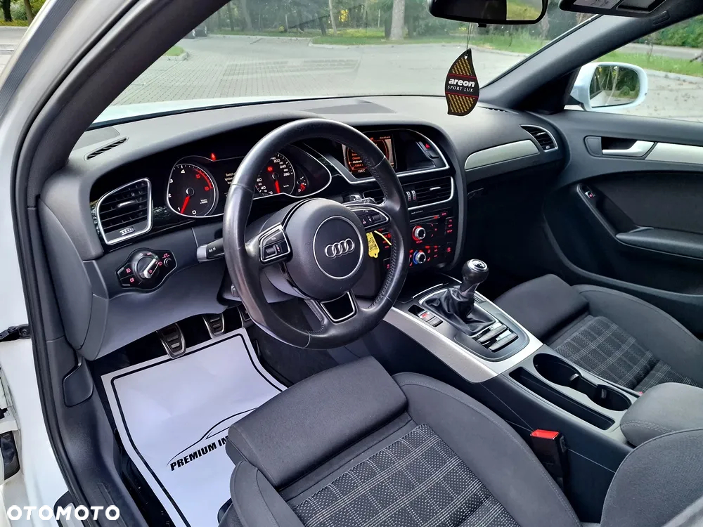 Audi A4 Avant 2.0 TDI DPF clean diesel S line Sportpaket - 2