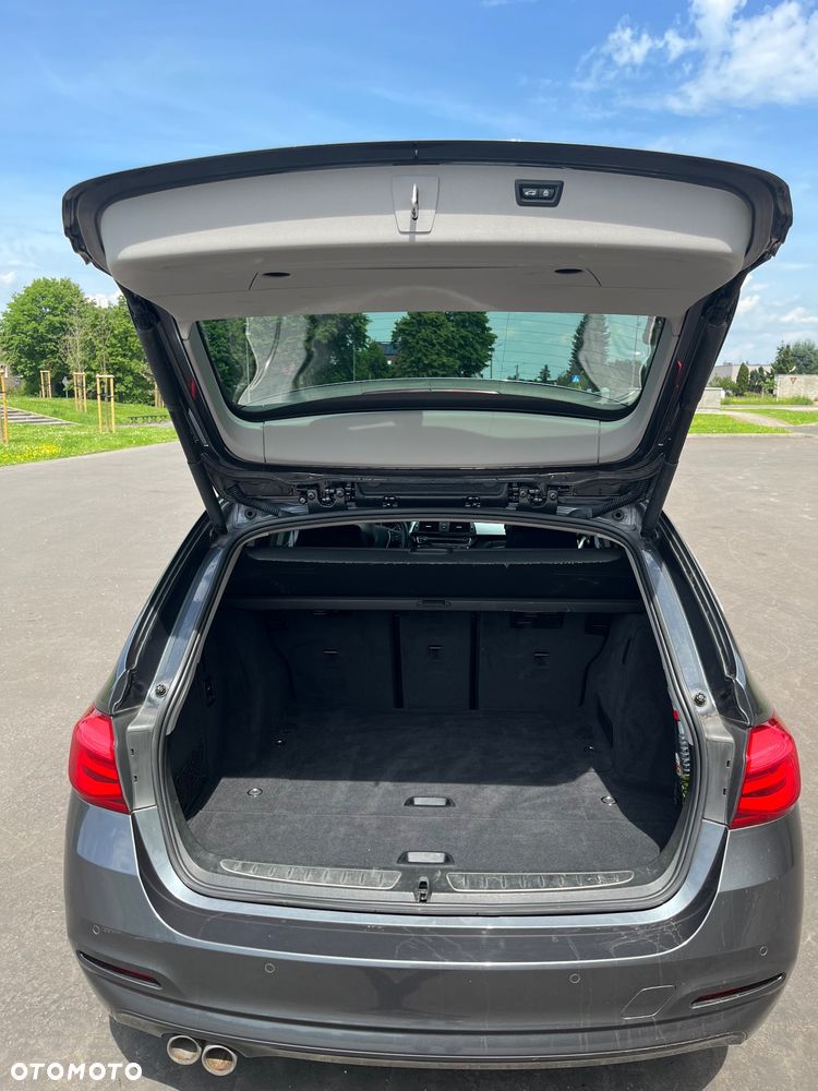 BMW Seria 3 320d xDrive - 10
