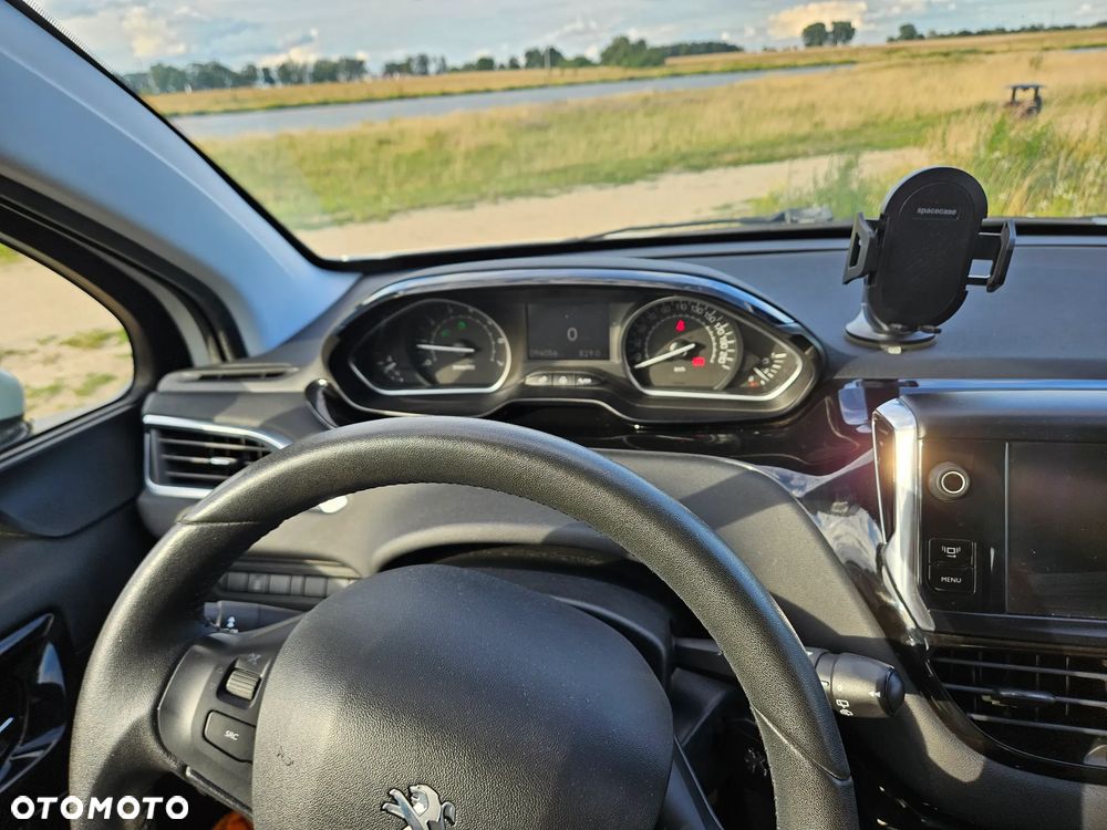 Peugeot 208 82 VTI Allure - 4
