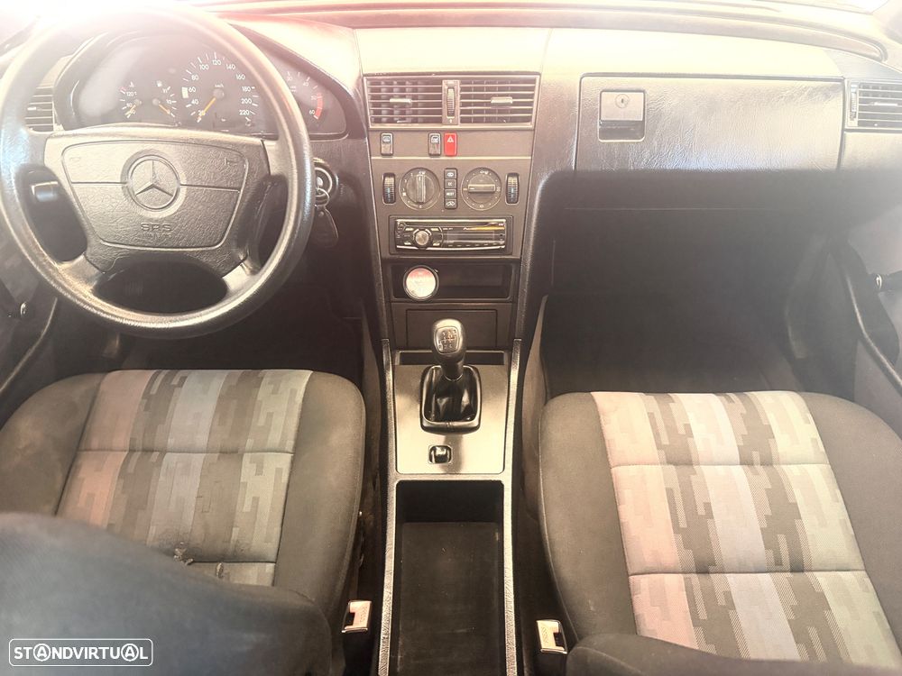 Mercedes-Benz C 200 D - 7
