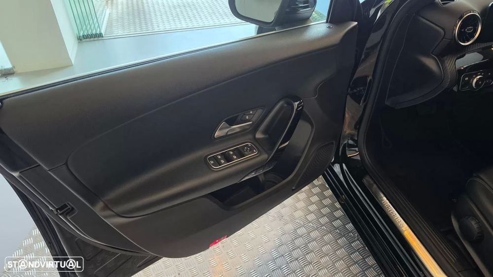 Mercedes-Benz A 180 d Style Plus Aut. - 32
