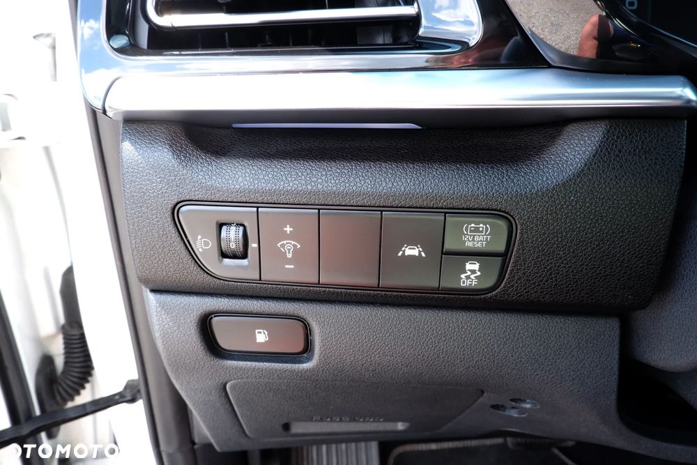 Kia Niro 1.6 GDI Hybrid L Business Line - 14