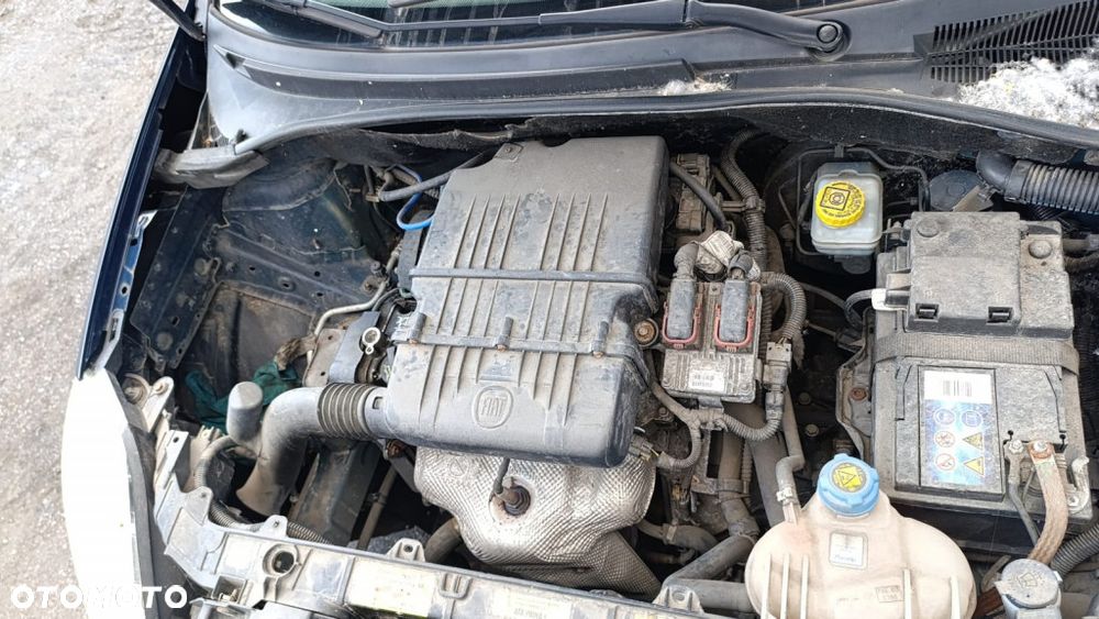 36297 Fiat grande Punto model od 05-12 silnik 1.4 8V 350A1000 77 km lakier 475/A - 12