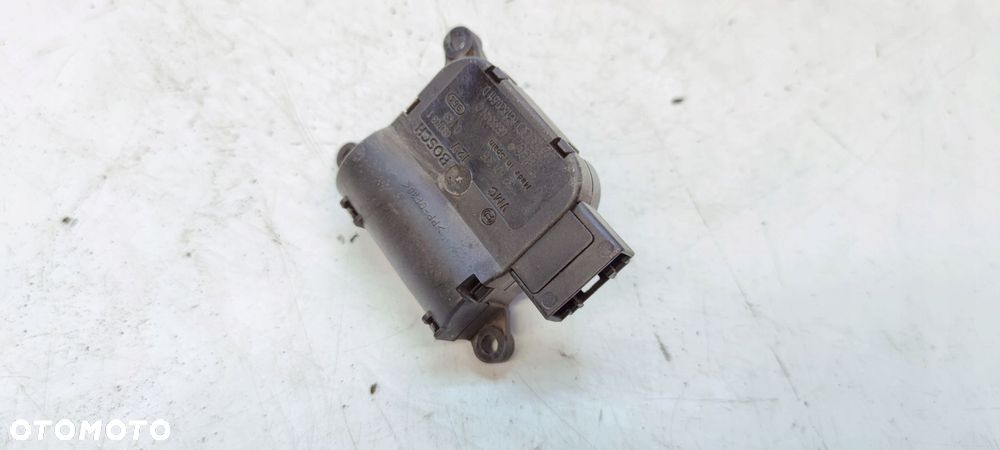 SILNICZEK NAGRZEWNICY AUDI A4 B6 B7 8E1820511D - 1