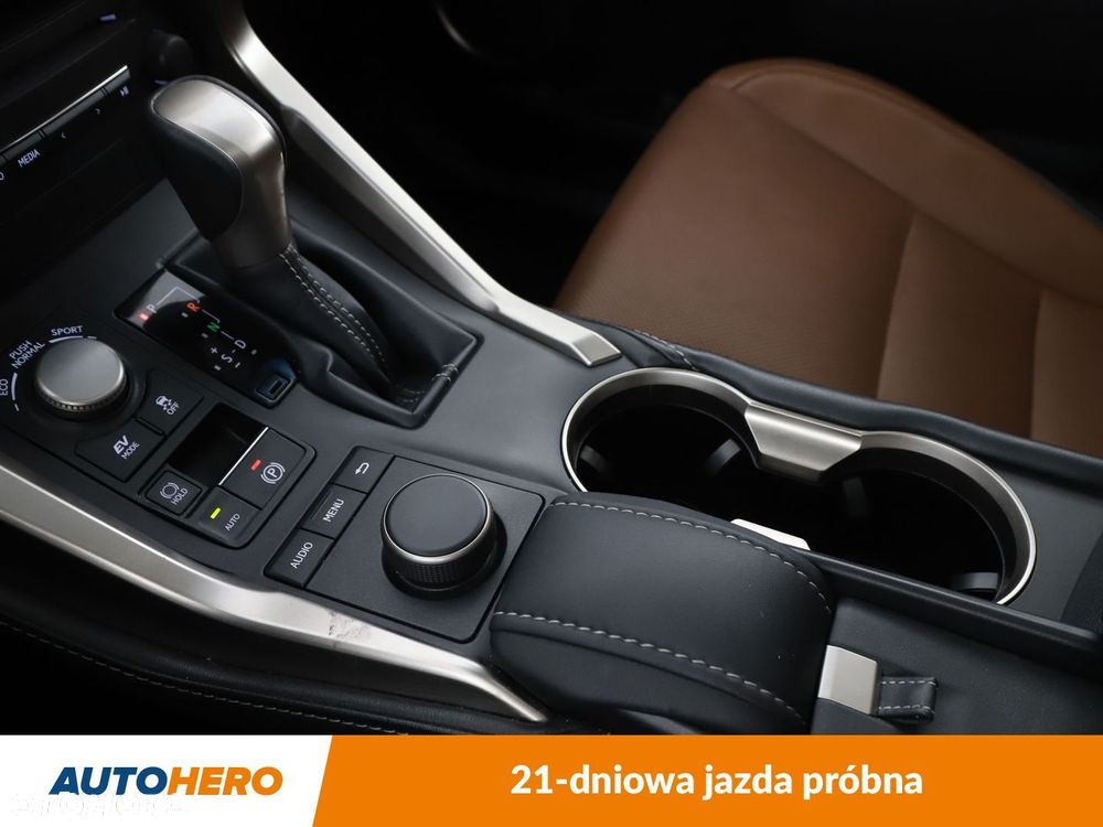 Lexus NX 300h Comfort AWD - 27