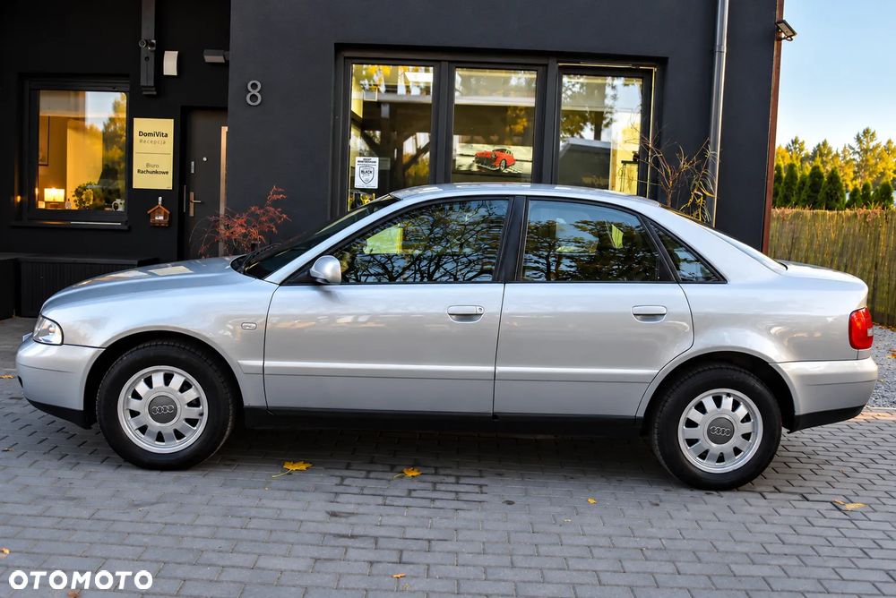 Audi A4 Limousine 1.6 - 5