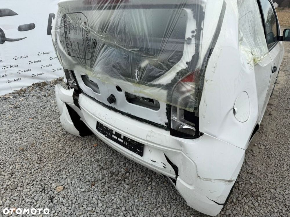 Volkswagen up! club - 24