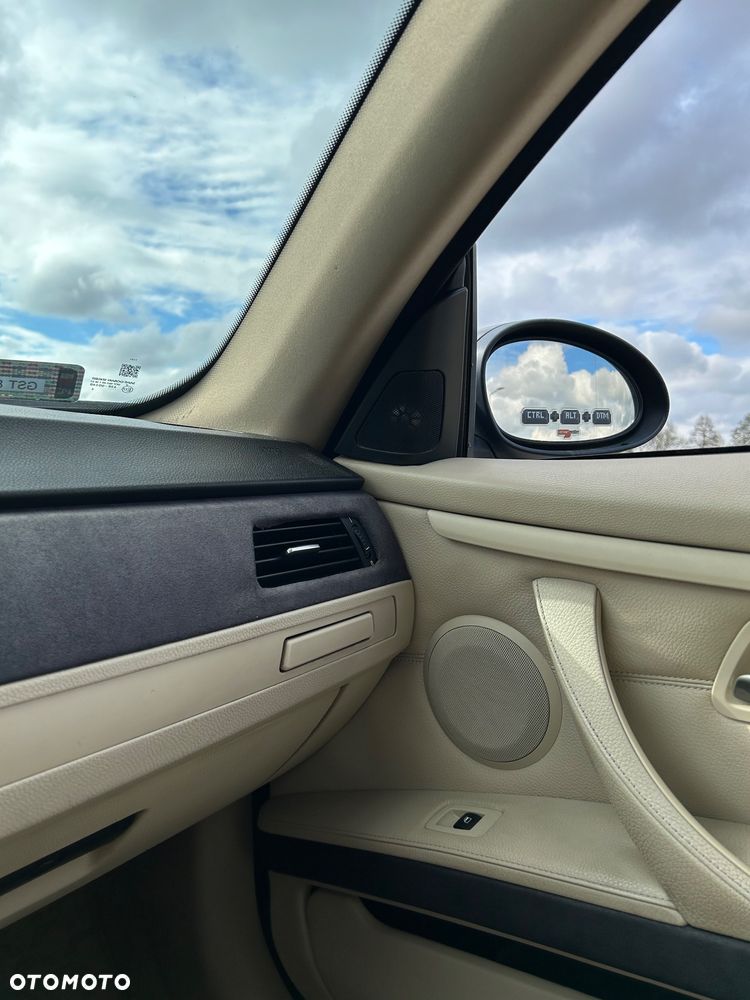 BMW Seria 3 335i - 30