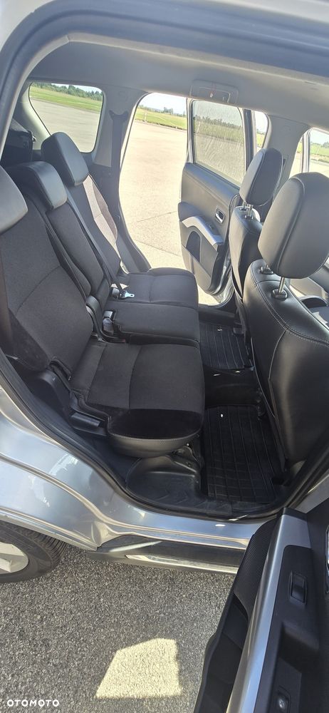 Mitsubishi Outlander - 7