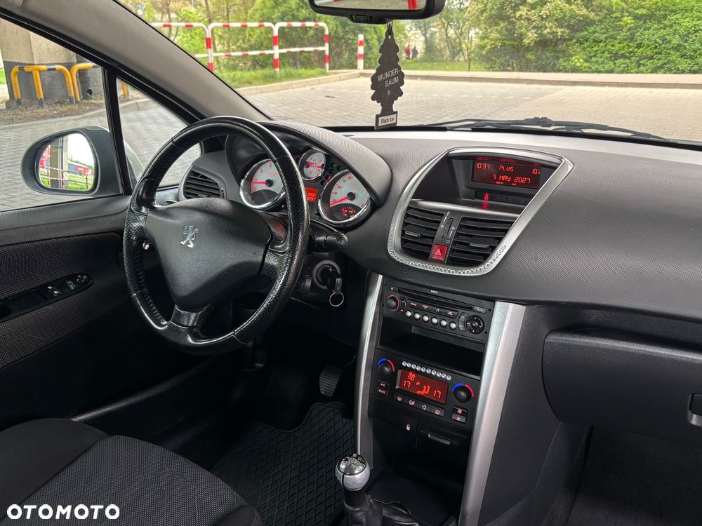 Peugeot 207 - 15