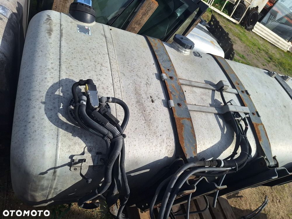 Mercedes Actros MP 4  Zbiornik Paliwa Kompletny 820L/90L AdBlue   A9604700201 - 3
