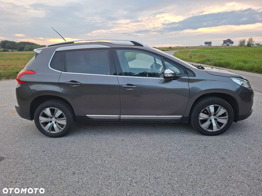Peugeot 2008 1.2 Pure Tech Style S&S - 4