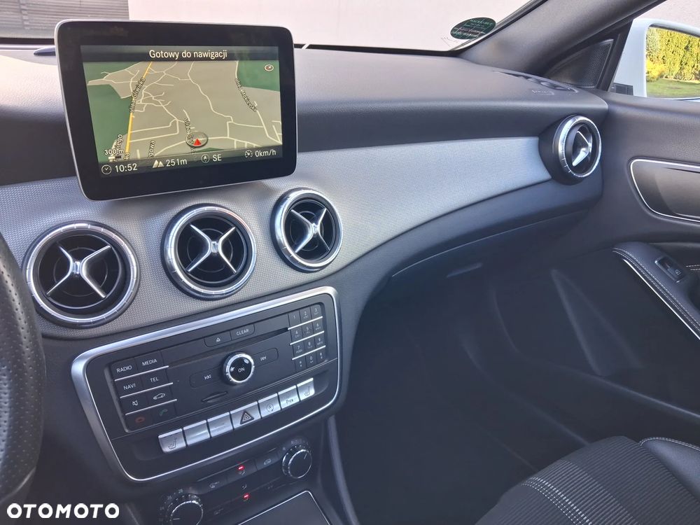 Mercedes-Benz CLA 200 - 11