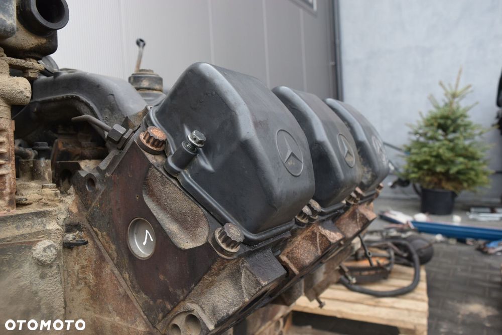 POKRYWA GŁOWICY ZAWORÓW DEKIELEK ACTROS MP3 - 1