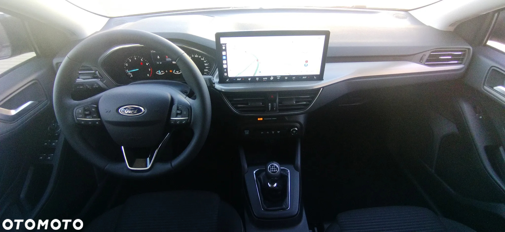 Ford Focus 1.0 EcoBoost Titanium - 11