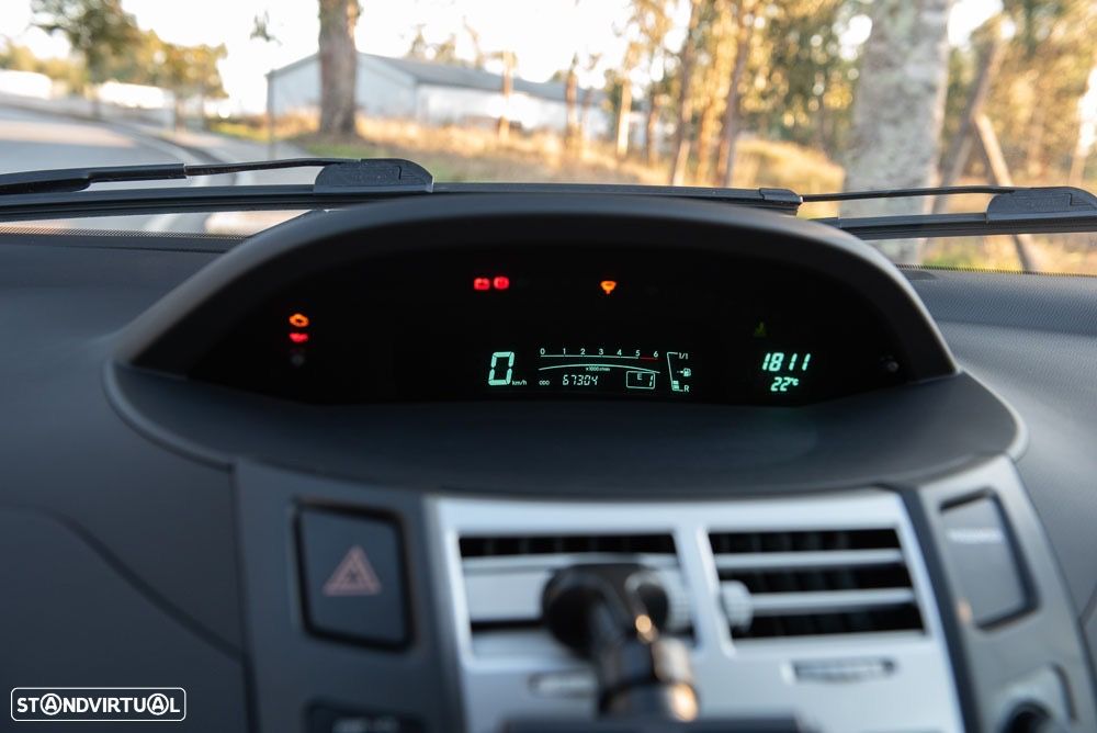 Toyota Yaris - 12