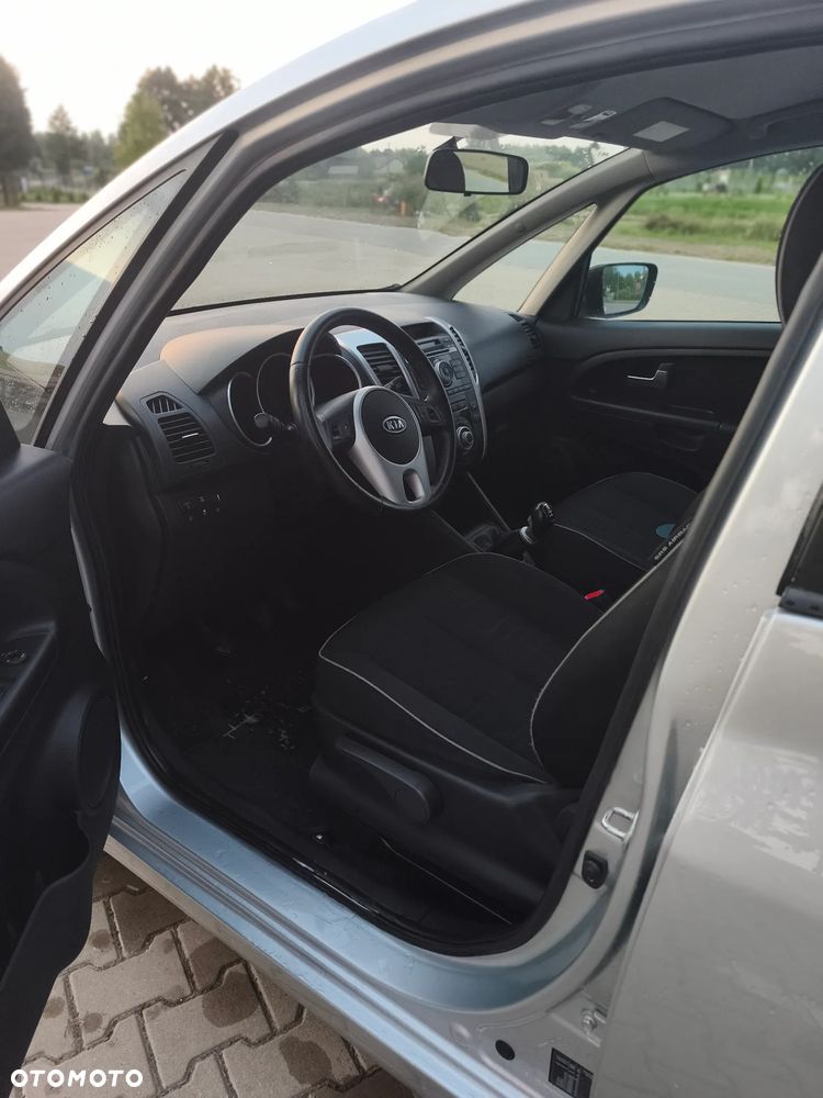 Kia Venga - 7