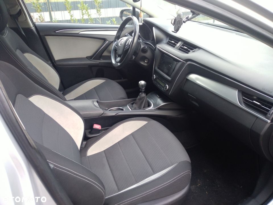 Toyota Avensis 2.0 D-4D Selection - 4