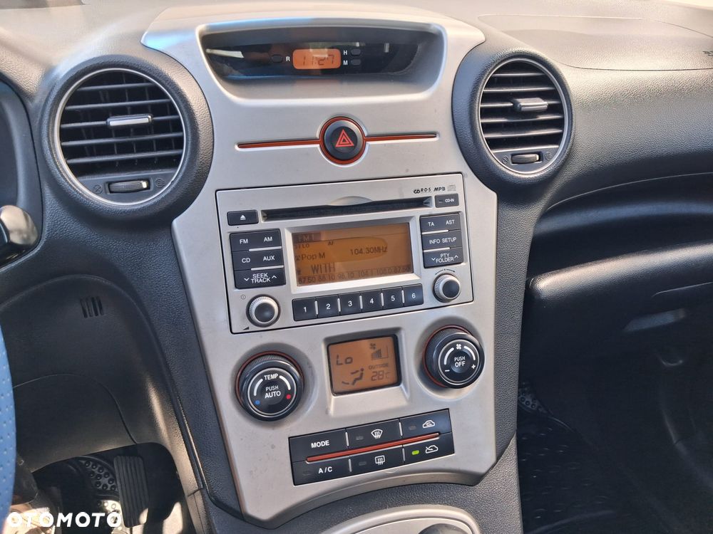 Kia Carens - 14