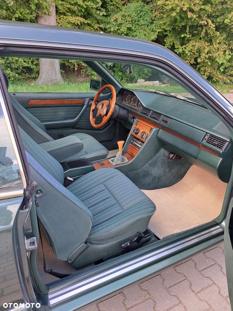 Mercedes-Benz W124 (1984-1993) - 11