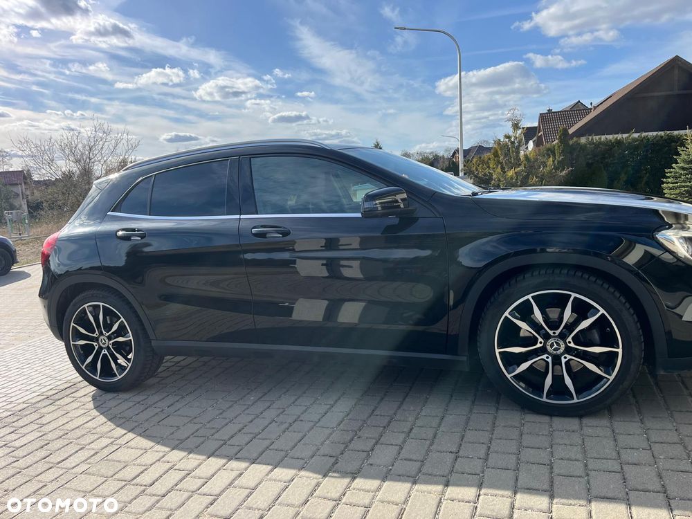 Mercedes-Benz GLA 220 4-Matic - 12