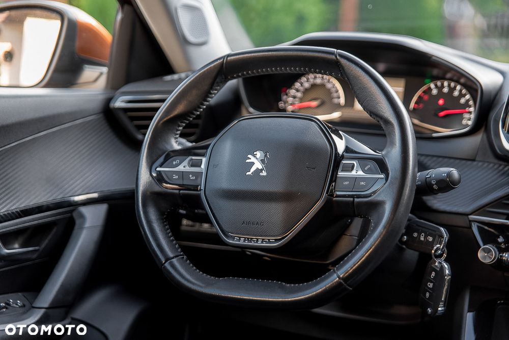 Peugeot 2008 1.2 PureTech Allure Pack S&S - 22