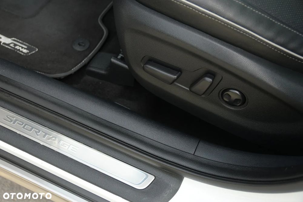Kia Sportage 2,0 CRDI AWD GT Line - 26