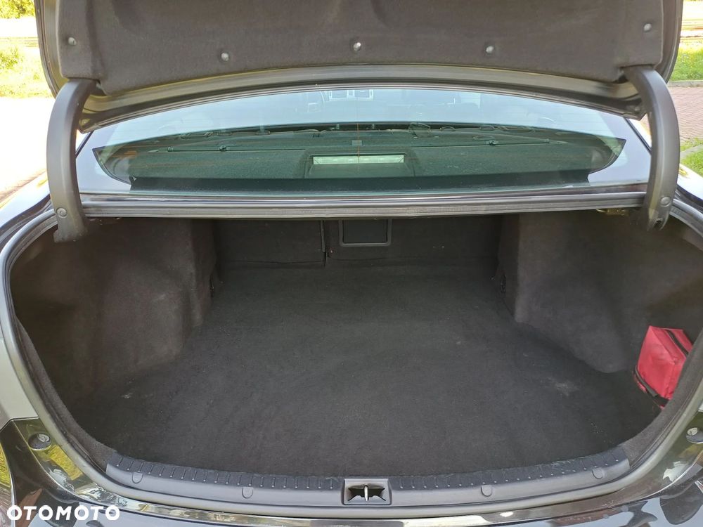 Toyota Avensis 2.0 D-4D Executive - 29