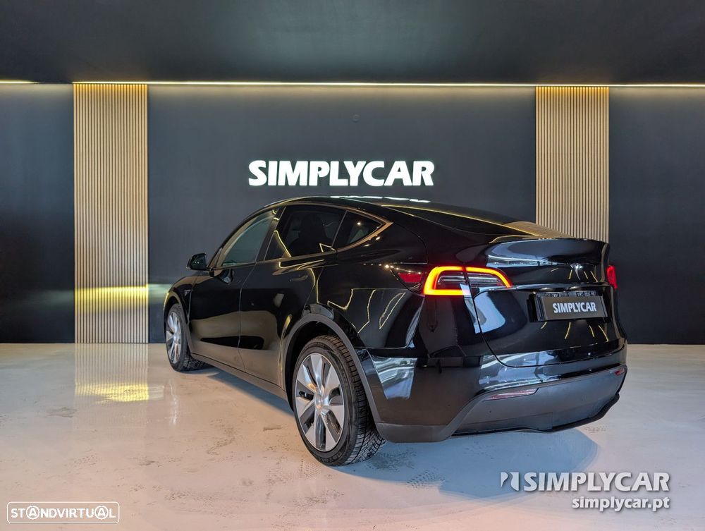 Tesla Model Y - 5