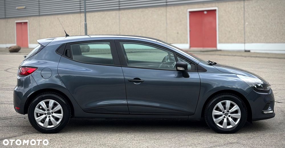 Renault Clio 1.2 16V 75 Experience - 12
