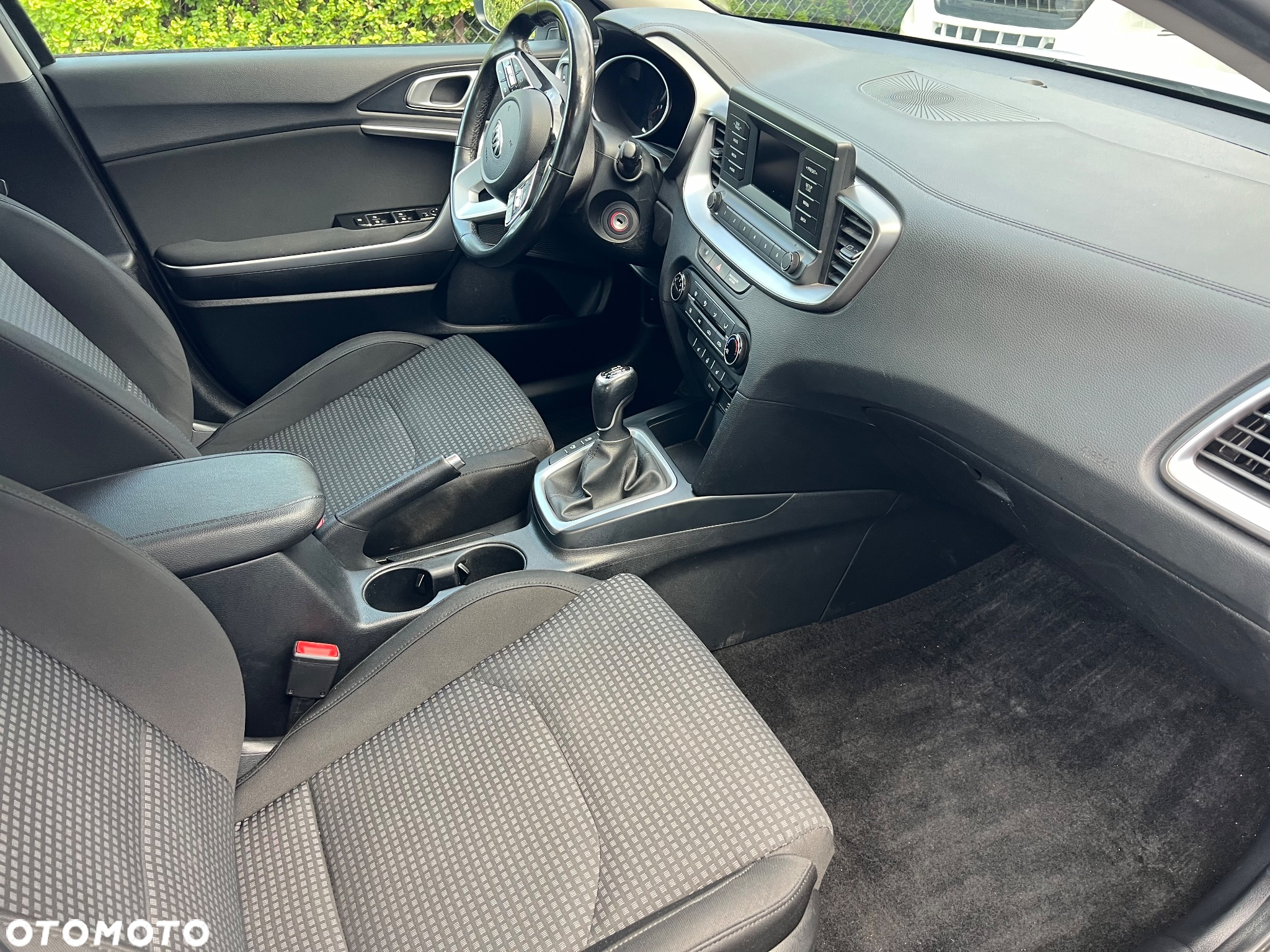 Kia Ceed 1.5 T-GDI Business Line - 14