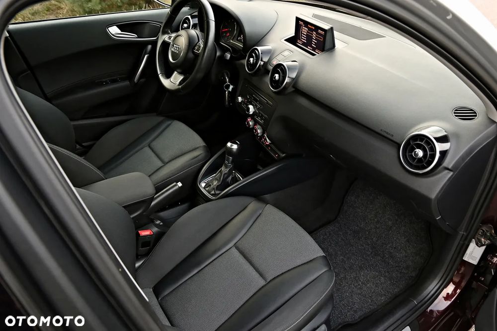 Audi A1 Sportback 1.4 TFSI S tronic S line Sportpaket - 8