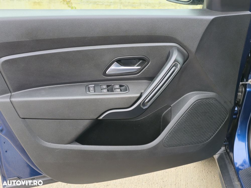 Dacia Duster 1.6 SCe 4WD Essential - 11