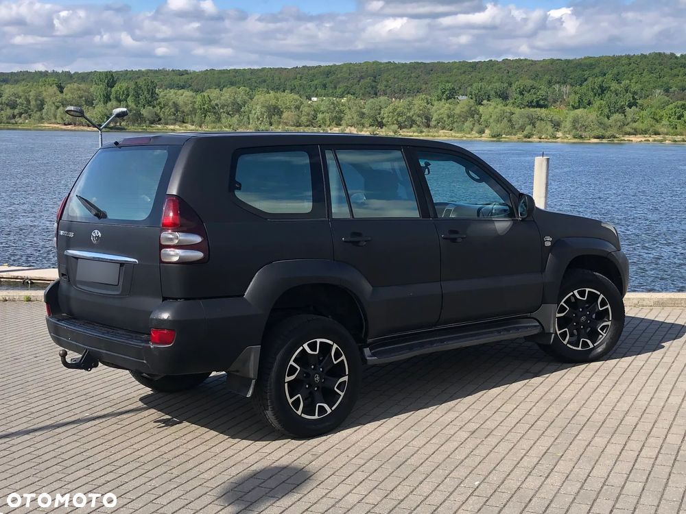 Toyota Land Cruiser - 33