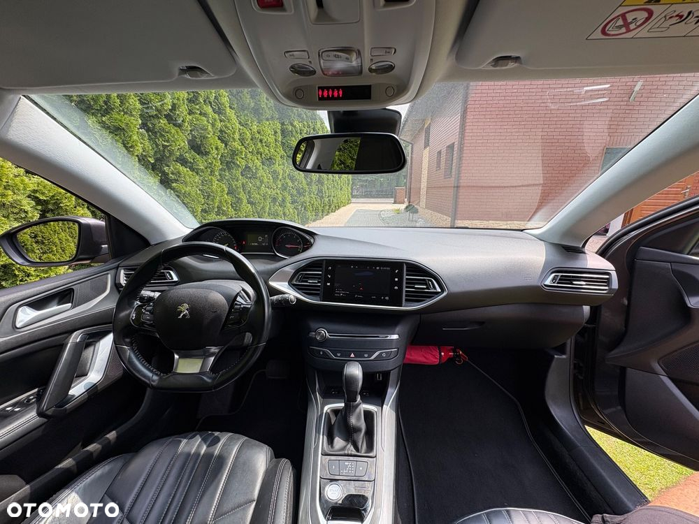 Peugeot 308 1.2 PureTech Allure S&S EAT8 - 16